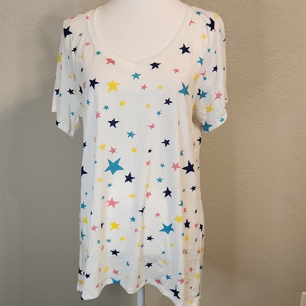 LuLaRoe Star Print Short Sleeve Christy Tee V-Neck Hi-lo Tunic NWT